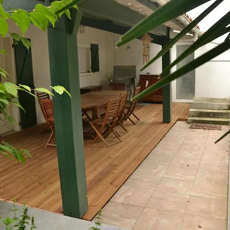 Dom wakacyjny Maison Basque Avec Piscine