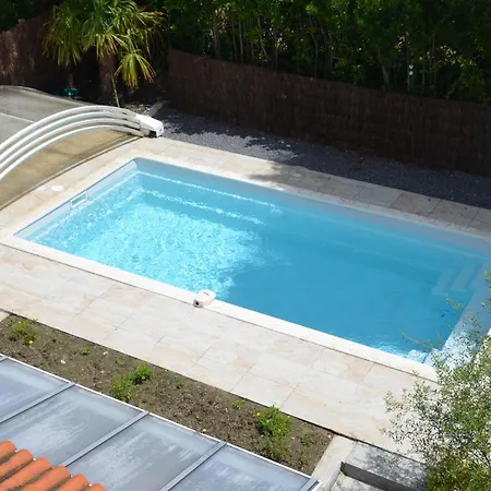 Maison Basque Avec Piscine Holiday home Lahonce