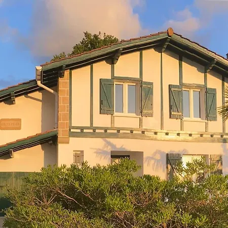 Maison Basque Avec Piscine Holiday home *